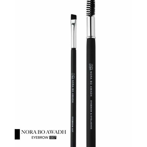 Eyebrow 007 - A short-bristled angled brush designed to paint eyebrows for results Amazing, Easy & Flexible = Brow Brush