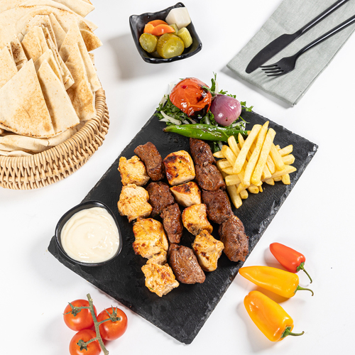 Caboria - Shish Tawook & Tika Meat - Meal - Served With Potato, Grilled Veg , Garlic Sauce & Bread