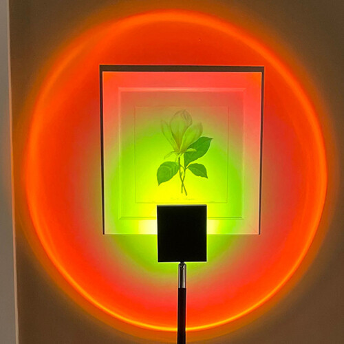 Sunset Red - Long stand sunset projector in red. Adjustable, project on walls, ceiling or paintings. flexible and resizable.