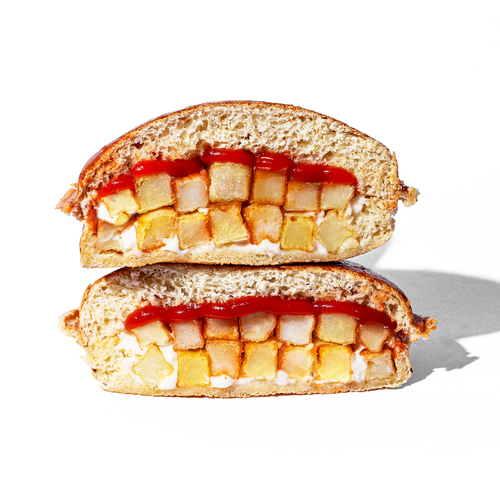 ساندويش بطاط - Our unique fries in a delicious potato bun for an amazing taste.