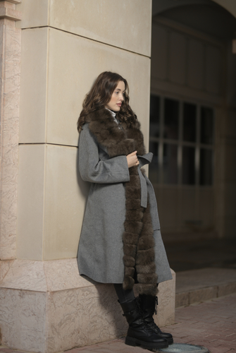 Cashmere long coat with real fox fur