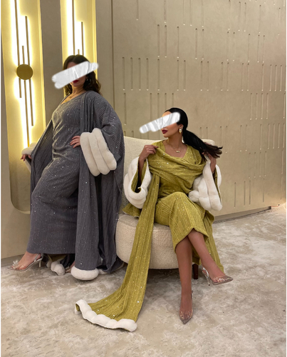 سيت قطعتين تريكوو - بدبه قطعتين خام تريكوو مع فرو فستان و جاكيت