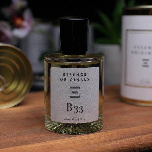 B 33 - INGREDIENTS : BERGAMOT , SAFFRON , NUTMEG, JASMINE , AGARWOOD , NAGARMOTTA, GUAIAC WOOD , PATCHOULI , MATE , AMBER