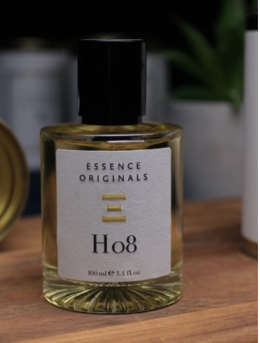 H 08 - INGREDIENTS : LABDANUM, PATCHOULI , ROSE, SANDALWOOD , OUD