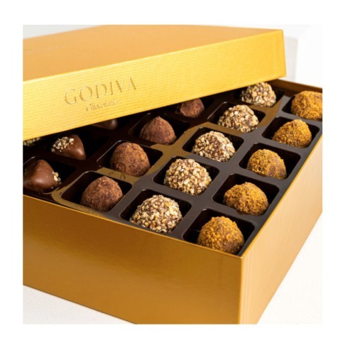 Golden Chocolate Box - The godiva gold collection box of chocolates in white, milk and dark chocolate, creamy pralines, sweet caramels, nutty noisettes and soft ganaches,
60 pcs - 900 grams
90 pcs - 1300 grams
120 pcs - 1800 grams
150 pcs - 2250 grams