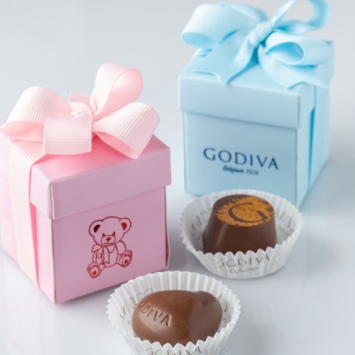 Giveaways Gift Box - A gift box with a bear picture containing one piece of chocolate. (Available in pink and blue) .