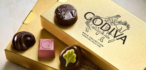 Gold Collection - Indulge someone special with our Gold Collection box filled with assorted mouth-watering chocolates. (Limited boxes collection)