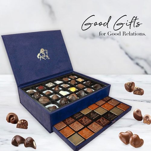 Luxury Large Velvet Box - Large Velvet box - This box contains 24 different types of Godiva chocolates and 94 Carres.