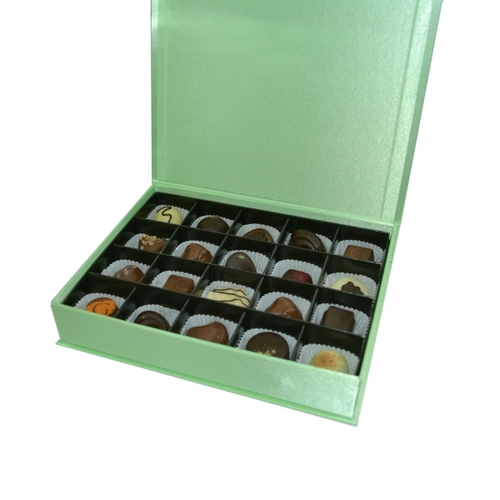 Luxury Satin Box Small - This box contains 20 different types of Godiva Chocolate and 20 Carres.