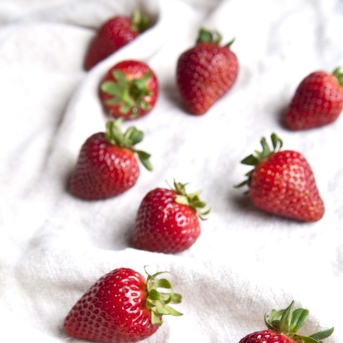 ماسك الفراوله ( جديد) - ماسك الفراوله الطبيعيه والعسل للترطيب&nbsp;للشعر المصبوغ&nbsp;للترميم