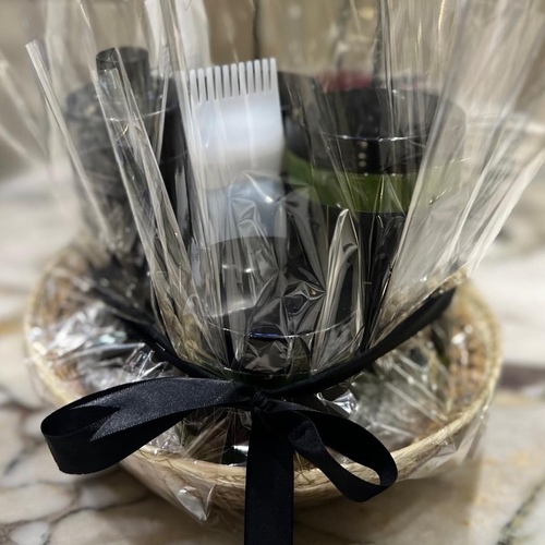 سله رمضان المتكاملة - بوكس رمضان الجديد للتنبيت والترطيب والتغديه يتكون من ؛&nbsp; 
 زيت الاعشاب الهنديه للتنبيت والتطويل &nbsp;صبار فرش للفروه الجافه والدهنيه والحساسه&nbsp; ماسك المورنجا لتغذيه الشعر والتنبيت&nbsp; ماسك الزبده للترطيب&nbsp; فرشاه للزيت