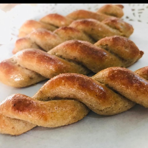 كيتو بريوش الدارسين مع الصوص الكريمي