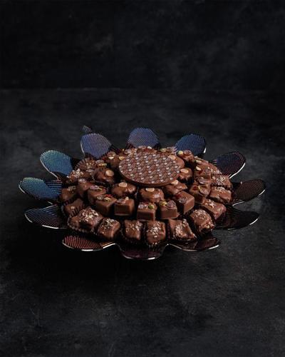 فازة جوكلت دائرية شكل وردة