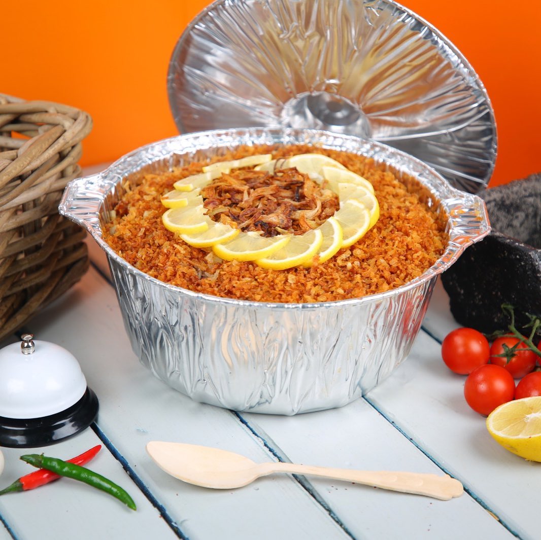 Diwaniya 2 Koshari Time Spanish - Serves 5 to 6 persons, koshari time boneless chicken and carrots and pepper and cream.