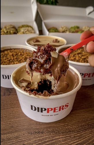 Dipper cups - طبقات من الكيك الشهي وشوكلاتة الكندر  وشوكلاتة بالحليب