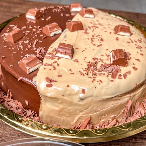 Kinder o cake - Kinder cake 2 layer of cake 2 layer of kinder and Belgium milk chocolate and sure with the special souse 4-6 person