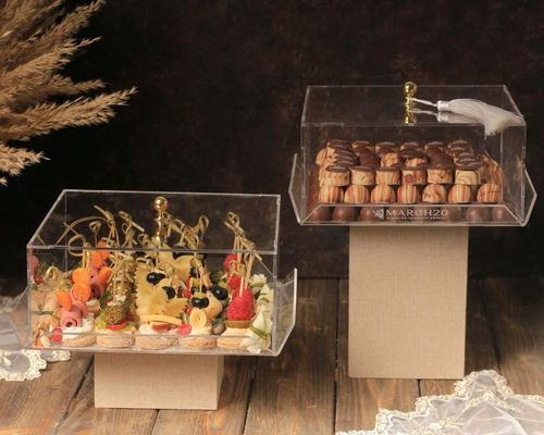 Acrylic trays (off white) - Acrylic trays display
Acrylic trays with lid and wooden base
Luxury Belgian chocolate tray with various fillings (1.25 kg)
+Salt canape tray, acrylic with lid and wooden base
(Non-returnable) Consists of various salt canapes