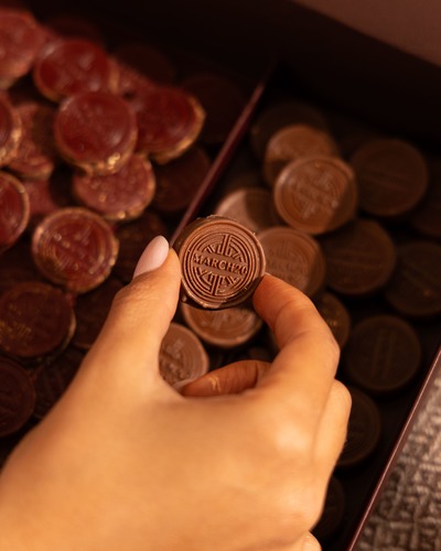 CLARET BOX