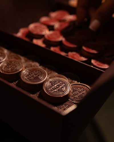 CLARET BOX