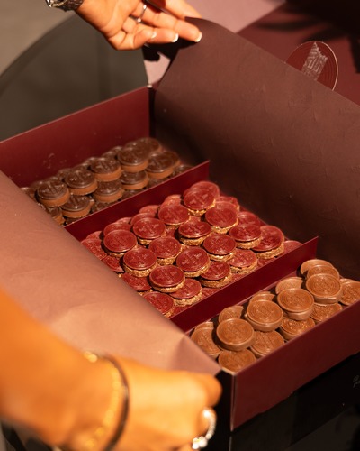 CLARET CHOCOLATE BOX