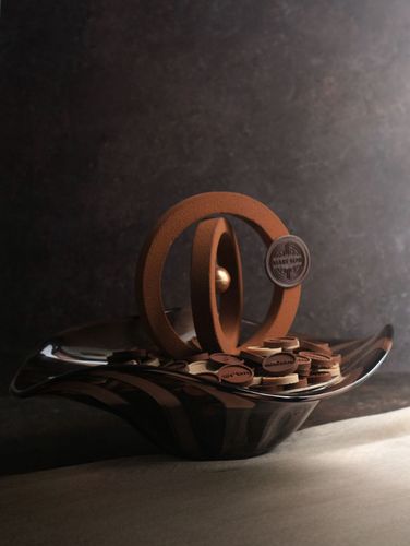March20 Coins Tray Offers - يتكون من عدد ٢ صينيه : صينيه جوكليت :&nbsp; ١٢٦ قطعه&nbsp; الوزن : ١.٢ كيلو الحشوات : سولتد كراميل - قهوه - كرانشي نوتيلا - برالين هزلنات - صينيه موالح :&nbsp; ٦٨ قطعه الحشوات : توست تشيز - بقشه مكس اجبان - باستري مشروم - فلافل