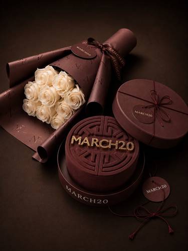 Cake with Bouquet