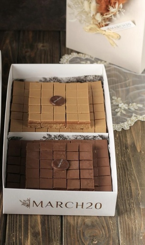Laura Box (Sweet)