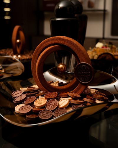 March20 Coins Chocolate Tray - صينيه جوكليت مكونه من :&nbsp;

الوزن : 1.2 كيلو

126 قطعه&nbsp;

الحشوات :&nbsp; سولتد كراميل - قهوه - كرانشي نوتيلا - برالين هزلنات