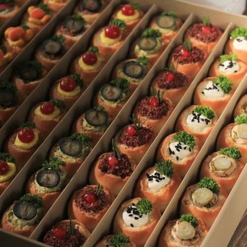 Al Anoud Box