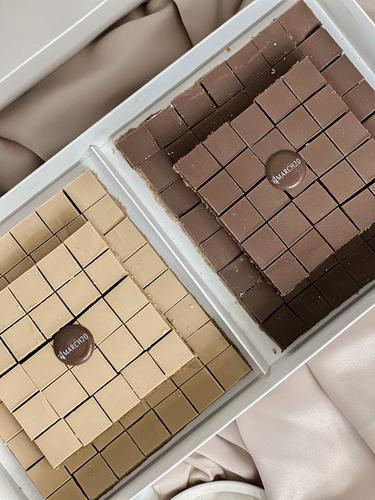Laura Box (Sweet)