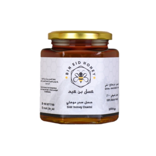 Mnahel Bin Eid - عسل سدر دوعني 250g - معلومات عن المنتجيعتبر عسل السدر الدوعني من أقدم الأعسال المعروفة ومن أشهرها عالميًا والذي يتميز بجودته العالية ومذاقه الرائع وقوامه المميز، ويعتبر من الأعسال المفضلة لدى دول الخليج، ويتم إنتاج هذا العسل من وادي دوعن بمحافظة حضرموت العريقة.

يعتبر عسل السدر من أجود أنواع العسل في العالم لأنه مستخلص من أزهار شجرة السدر الغنية بفوائدها الكثيرة.

يتميز عسل السدر الأصلي برائحة السدر الفواحة.