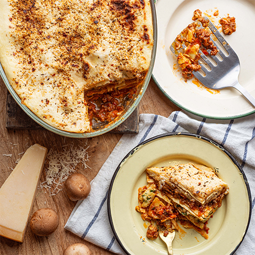 Lasagna gathering - Layers of lasagna stuffed with meat, cheese and our own home made ricotta cheese. preparation - 180 mins