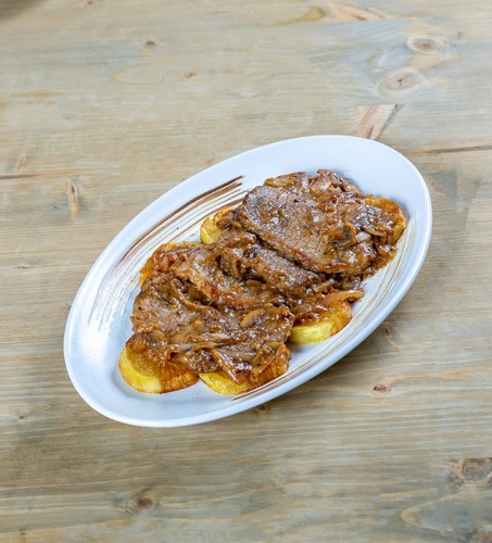 Levant - Veal Steak With Lemon And Garlic - Veal cooked in lemon and garlic sauce served with white rice