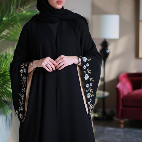 Occasion Abaya Wrap Doubt - Handmade doubt abaya, silver roses, with rose gold, the name of the material is Moscow, the price includes almilfae