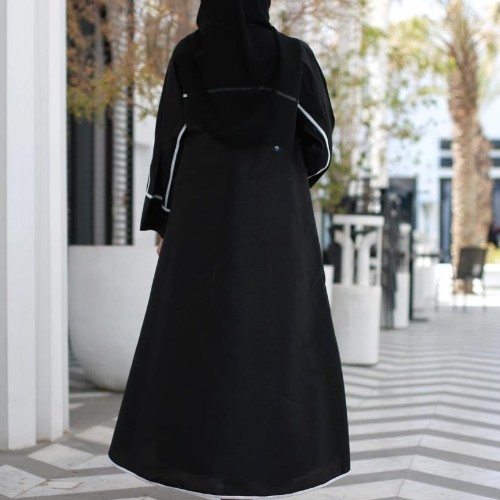 Open Abaya with White Prem - Abaya with an open white prem, raw type Shanton, the price is 45, including the veil and not including the internal dripping, the internal dripping is optional, the price is 25