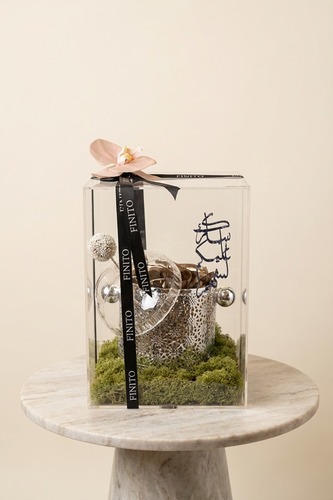 نقصه بخور عود التراد السوبر - ٣ تولات من عود التراد السوبر الفاخر بماعون فضى انيق بعلبه اكريلك مع عبارة (مبارك عليكم الشهر)