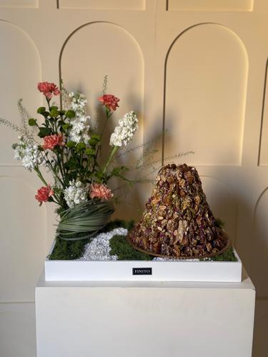 نقصة هرم التمر - نقصة فاخرة مكونة من هرم تمر&nbsp; القياسات&nbsp; العرض ٥٠ سم&nbsp; الارتفاع ٥٠ سم