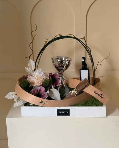 نقصة هيبة الطيب - مبخر فاخر صناعة هندية يدوية مشعلنا الخنين تولتين عود فيتنامي توب A تنسيق ورد صناعي كوالتي عالي 
 القياسات: العرض: 50 سم الارتفاع: 45 سم السعر: 34 د.ك