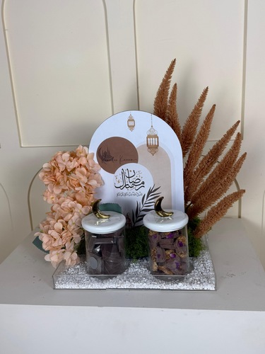 نقصة السمسمية والكاكاو - نقصة رمضانية 🌙 تنسيق مميز يحتوي على سمسمية لذيذة وككاو بلجيكي بالتوفي القياس: الارتفاع 40 سم العرض 35 سم السعر: 20 د.ك