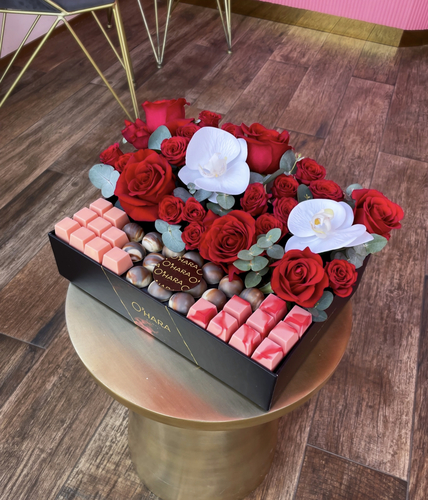 The Red Garden - Mix flowers with 330 grams of chocolate