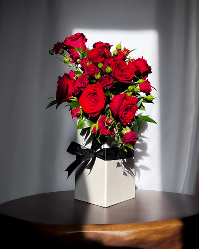 V Art - Mix roses and baby roses box