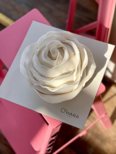 White Rose cake - You can choose your size and flavor