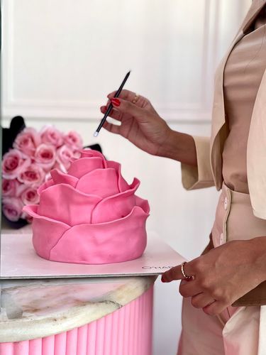 Pink Rose Cake - You can choose your size and flavor