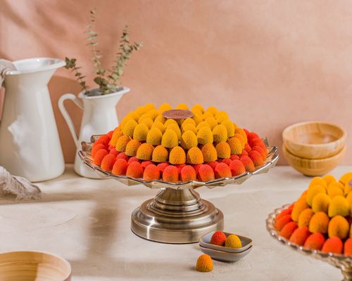 orange tray - brownie with salted caramel     coffee with lotus strawberry with vanilla cream