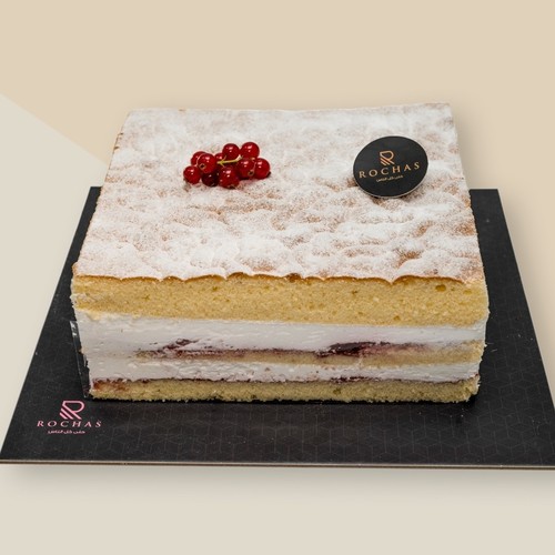 Victoria Cake - Vanilla cake with strawberry filling