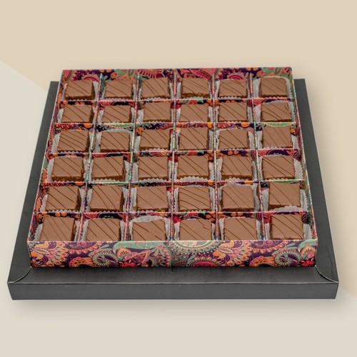 mini Cake Chocolate - مني كيك فانيلا مع حشو النوتيلا مع زبده الفول السوداني مغطي بالكاكاو البلجيكي