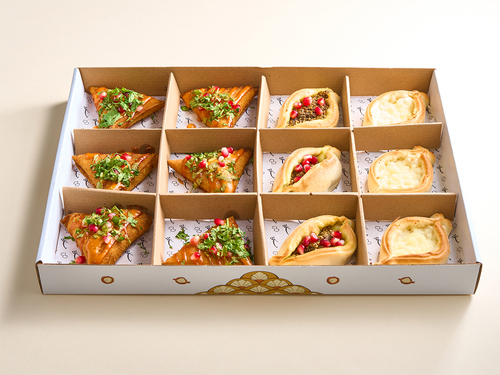 Box of Mix in Halfes 12 Pieces - 12 pices. 6 mini pida & 6 samosa