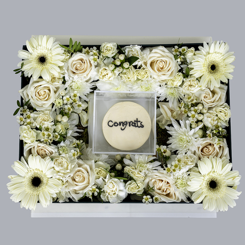 Cannes II - Cannes II contains white flowers and mini Congrats cake
 Width: 40 cm x 30 cm    Height: 13 cm