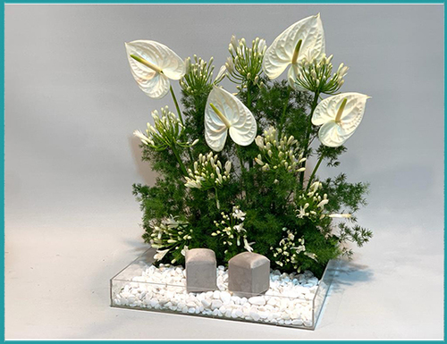 giftspalace - Gp286 - acrylic tray with fresh flowers  size 35*35