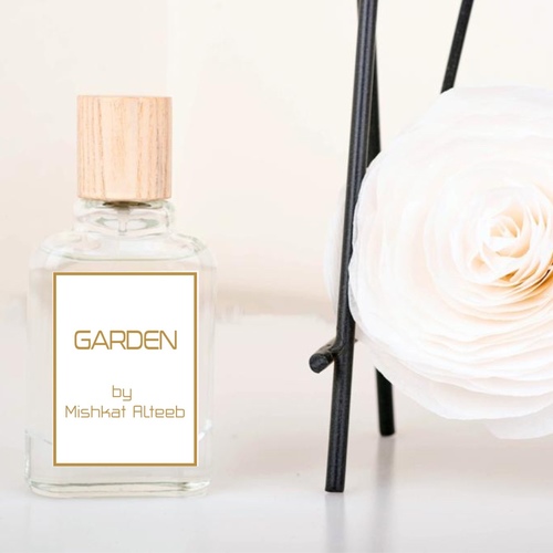 GARDEN PERFUME - A luxurious daily morning fragrance,
A refreshing blend that transports you between fruits and flowers,
With a sweet touch,
It settles on the scent of vanilla and leather,
distinguishes you from those around you,


 Designed by our own international perfume standards, Conforms to the requirements of the International Fragrance Association (IFRA), A new innovative scent in the world of unrefined perfumes.
50ml